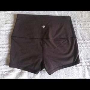 Lululemon shorts lot of 2 SMALL